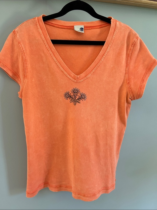 ONE WORLD Tops - V neck T-shirt
